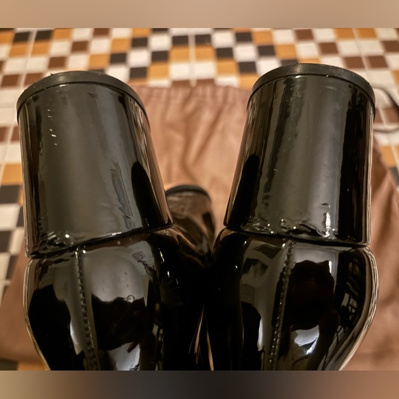 Gianvito Rossi Patent Ankle Boots - Picture 4 of 4